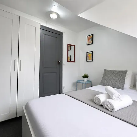 Cost - Close To The Alameda And Arroios Metro Stations In Guest house