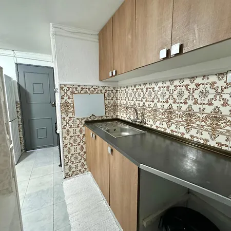 Cost - Close To The Alameda And Arroios Metro Stations In بيت ضيافة *